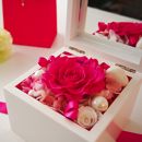 高級ホワイトオルゴールBOX お花イッパイ! プリザーブドフラワー≪ストロベリー≫