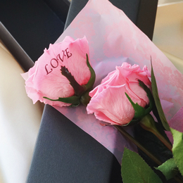 【バラ二輪ペア】プリザーブドフラワーLOVEローズ(専用バッグ付き) ≪ピンク≫