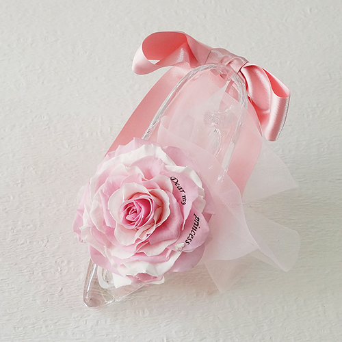 【メッセージローズ】シンデレラの靴 大輪プリザーブドフラワーアレンジ≪ピンク≫