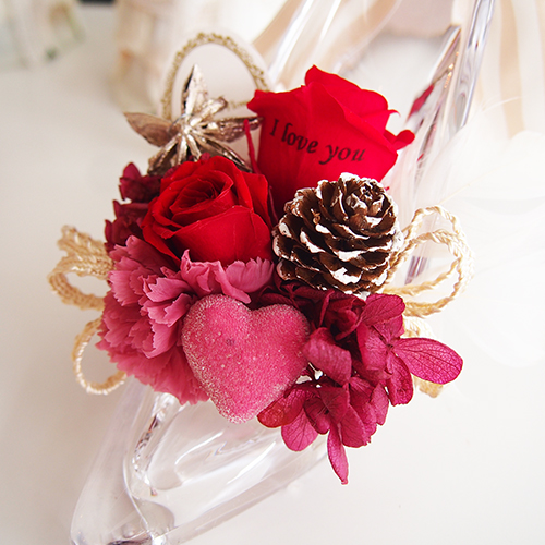 【メッセージローズ】シンデレラの靴 Heartfullプリザーブドフラワーアレンジ≪レッド≫