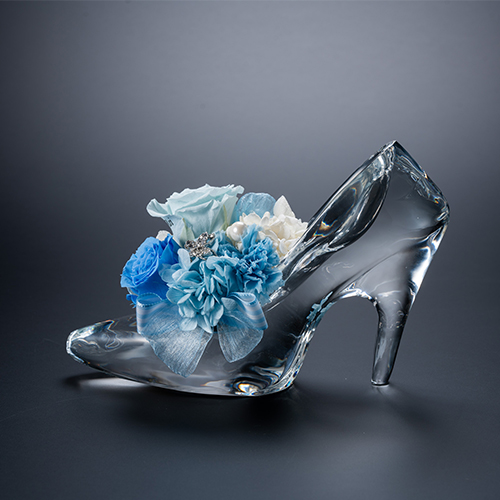 花に名入れ シンデレラの靴 クリスタルガラス メッセージ プリザーブドフラワー≪プリンセスブルー≫