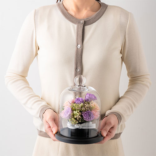 【花に記念日プリント】フラワードームアレンジメント ヴァイオレット S 紫のバラ