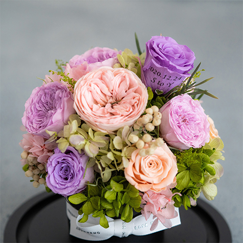 【花に記念日プリント】フラワードームアレンジメント ヴァイオレット M 紫のバラ