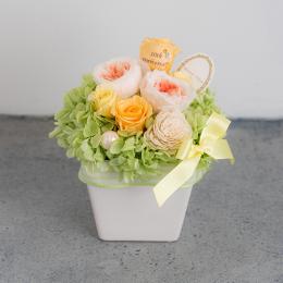 【花に記念日プリント】パステルプリザーブドフラワーアレンジL≪オレンジ≫