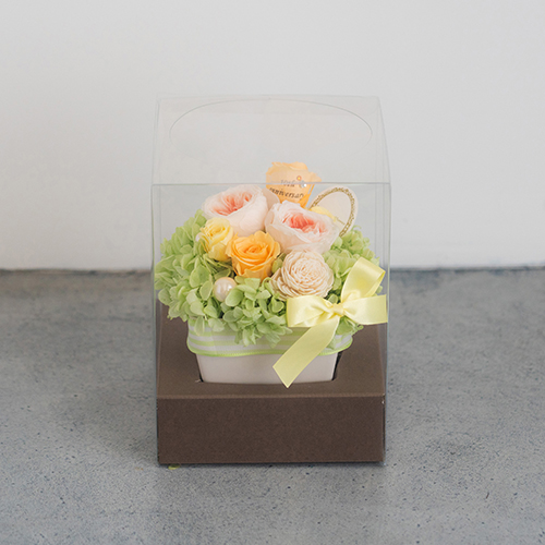 【花に記念日プリント】パステルプリザーブドフラワーアレンジL≪オレンジ≫