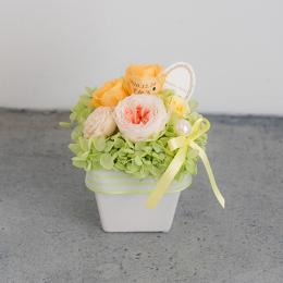 【花に記念日プリント】パステルプリザーブドフラワーアレンジM≪オレンジ≫