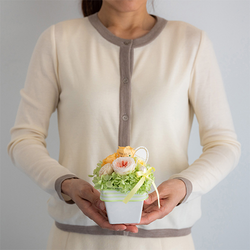 【花に記念日プリント】パステルプリザーブドフラワーアレンジM≪オレンジ≫