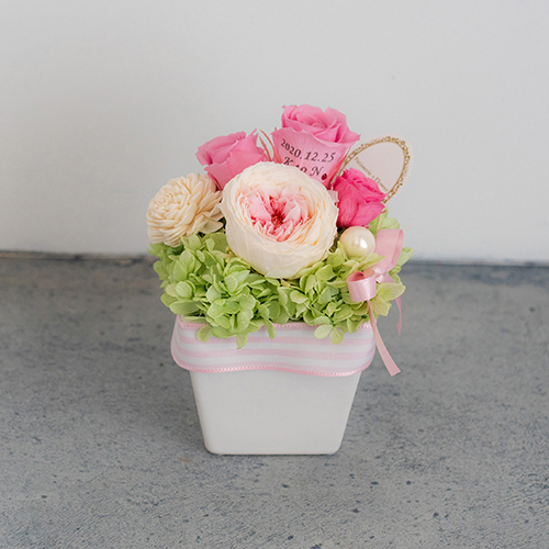 【花に記念日プリント】パステルプリザーブドフラワーアレンジM≪ピンク≫