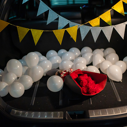 【車でサプライズ演出】ホワイトバルーン+フラッグ装飾セット