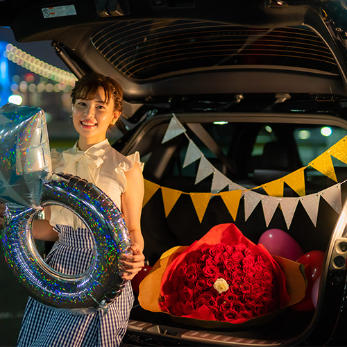 【車でサプライズ】永久の愛を誓う”108本の花束”　+　装飾セット