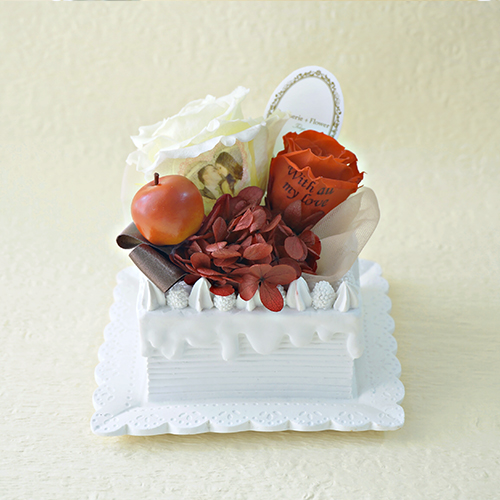 【メッセージローズ】赤りんごのホイップクリームスクエアケーキ&プリザーブドフラワー≪レッド≫