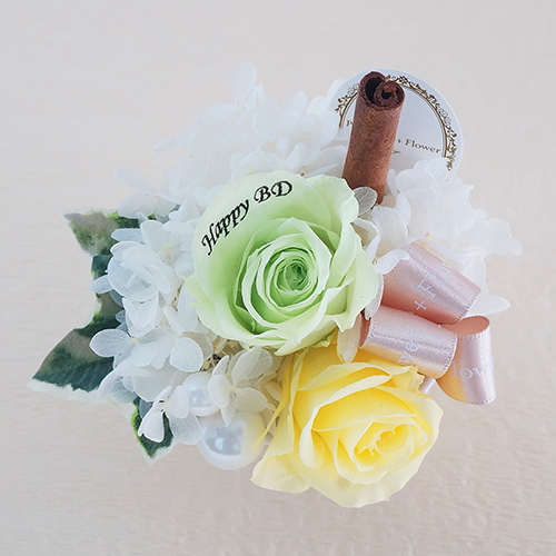 【メッセージローズ】スイーツカップアレンジ&プリザーブドフラワー≪レモンライム≫