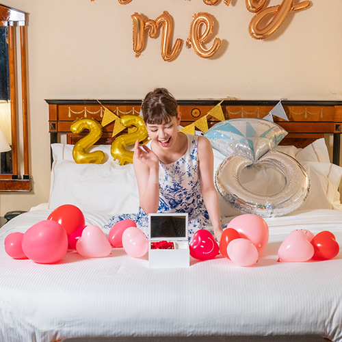 【ホテルでプロポーズ】Special高級オルゴールジュエリーBOX ≪Dレッド≫+フラッグ装飾セット