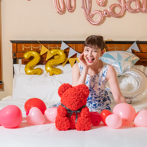 【ホテルでプロポーズ】 幸せを呼ぶローズテディベア+フラッグ装飾セット