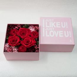 Pinkボックスフラワー　プリザーブドフラワー　レッド