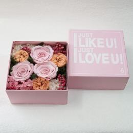 Pinkボックスフラワー　プリザーブドフラワー　ピンク