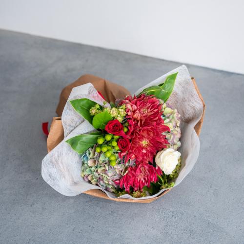 【花に記念日プリント】季節のブーケ ドラマティックレッド Mサイズ