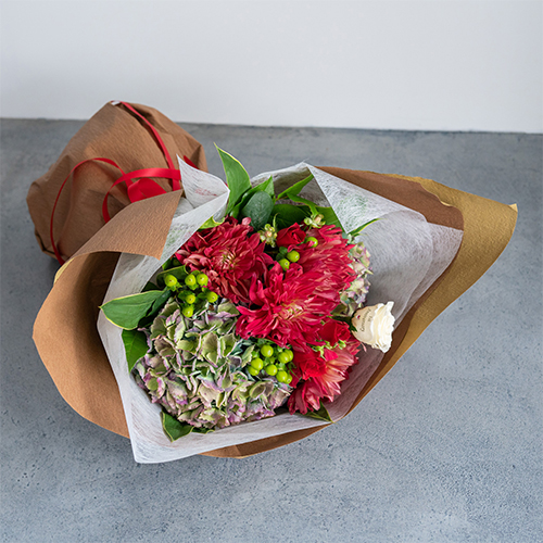 【花に記念日プリント】季節のブーケ ドラマティックレッド Lサイズ