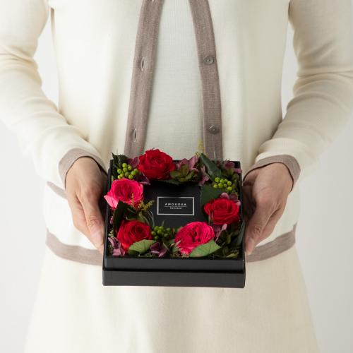 【プロポーズ】ボックスフラワー　グロリアスM　ブライトレッド