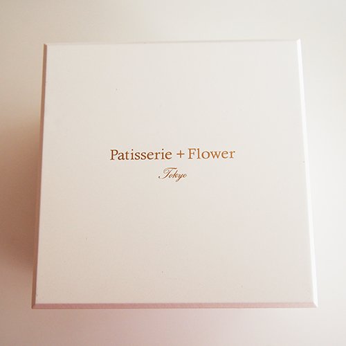 高級ホワイトオルゴールBOX お花イッパイ! プリザーブドフラワー≪ストロベリー≫